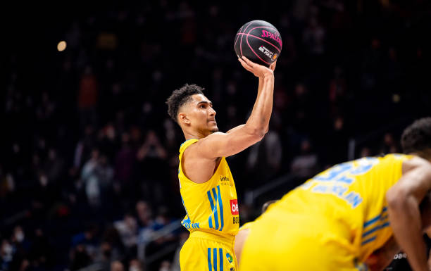 临连续失利 临连续失利